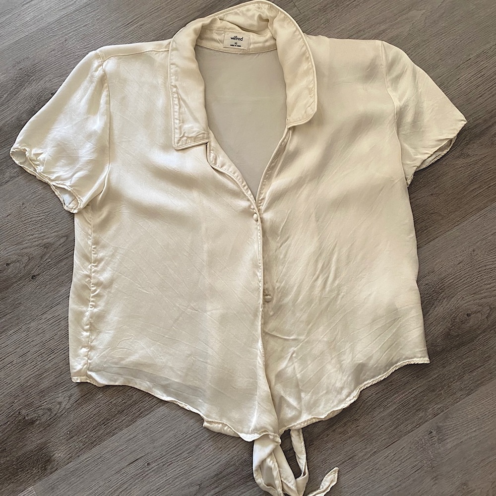 Aritzia Wilfred the tie front blouse